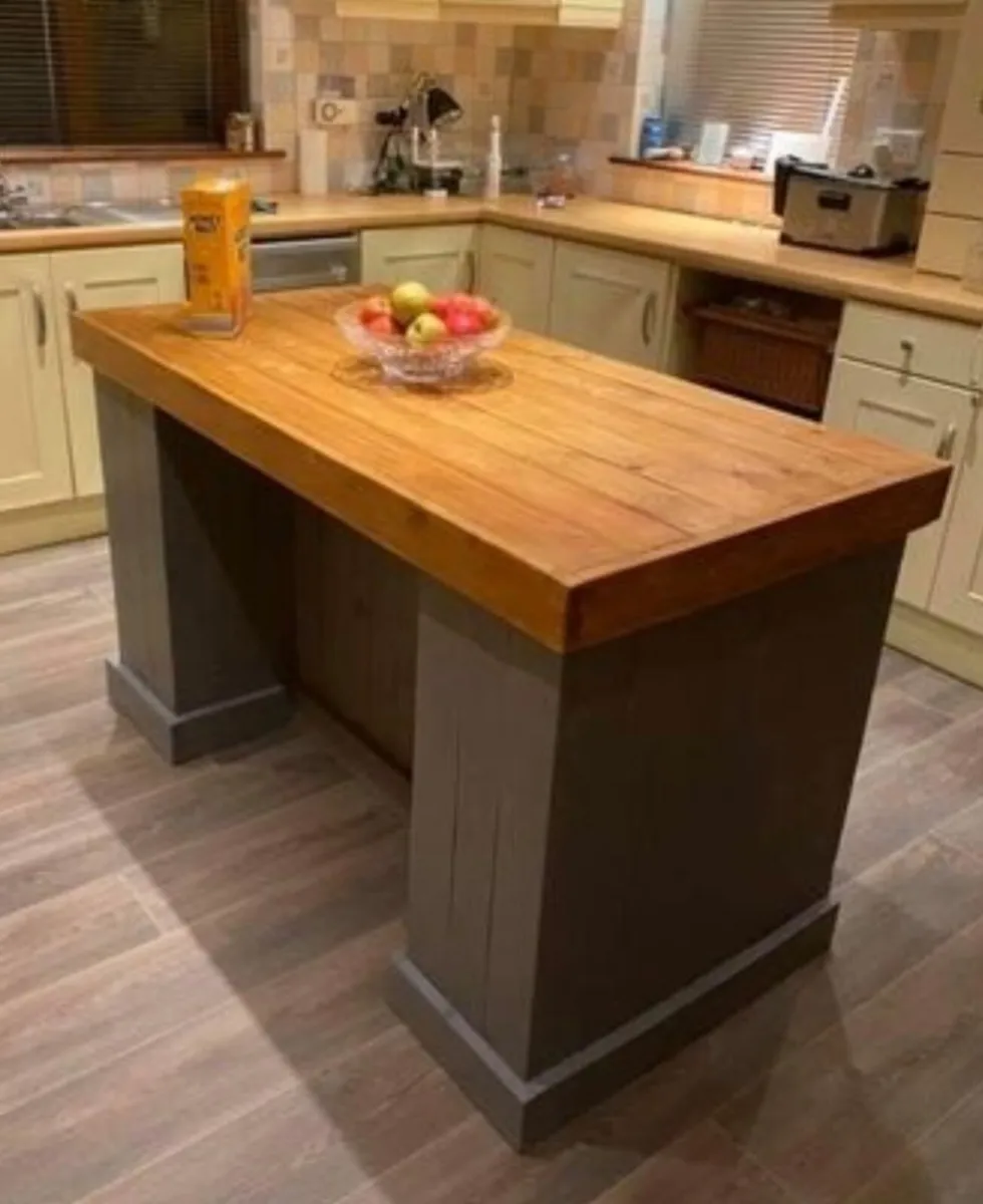Handmade rustic kitchen islands - Image 1