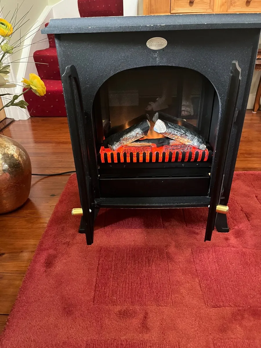 Electric Dimplex Free standing Stove - Image 1