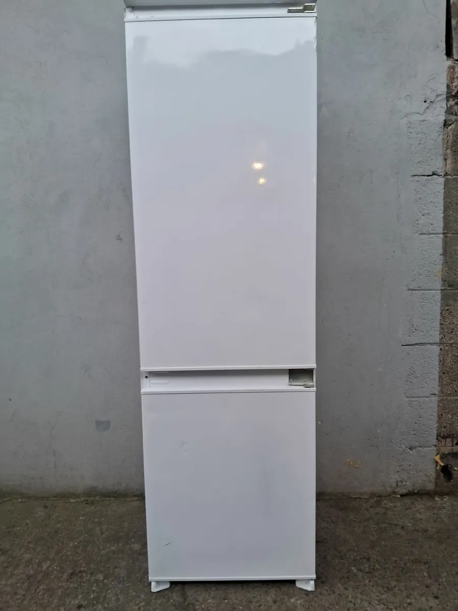 INTEGRETED FRIDGE AND FREEZER - Image 1