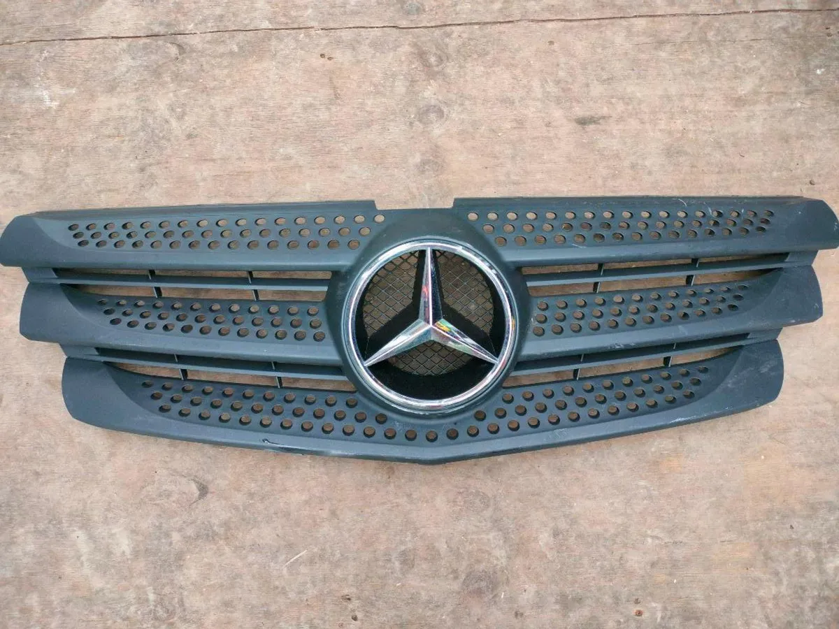 Mercedes vito 447 grill