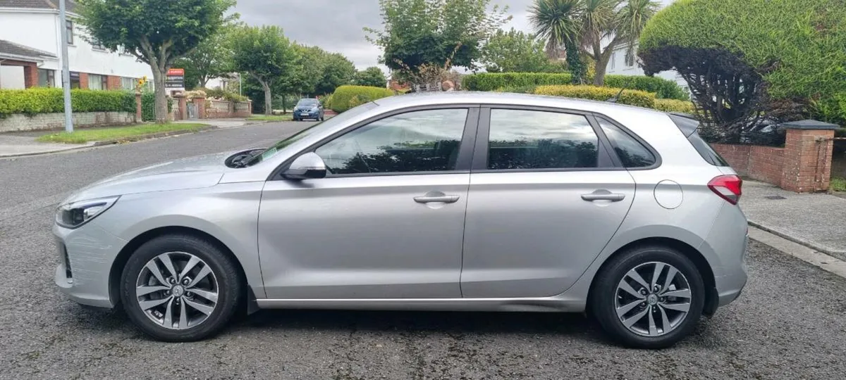 Hyundai i30 deluxe. 1.6L Diesel. - Image 4