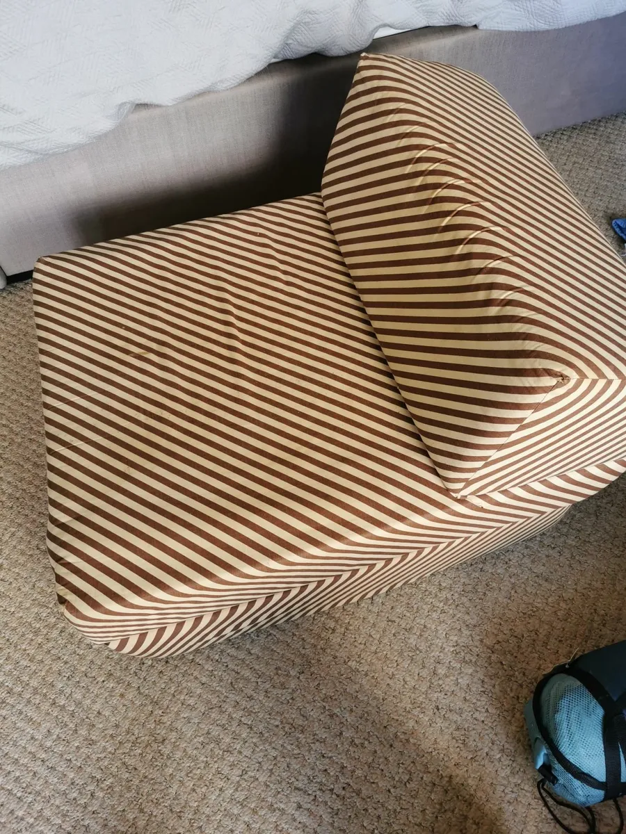Fold out kids bed