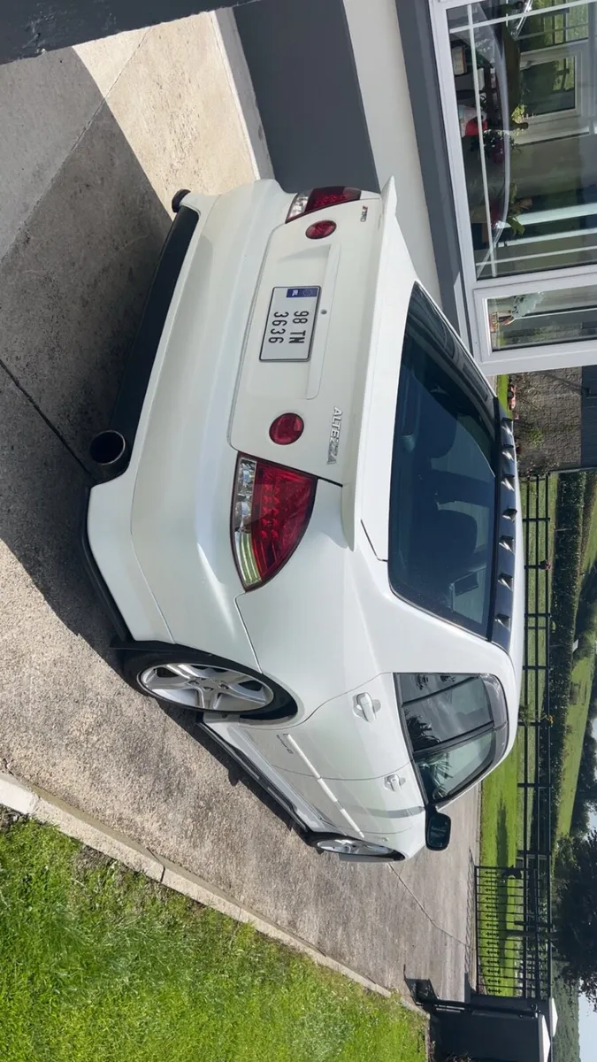Toyota Altezza - Image 3