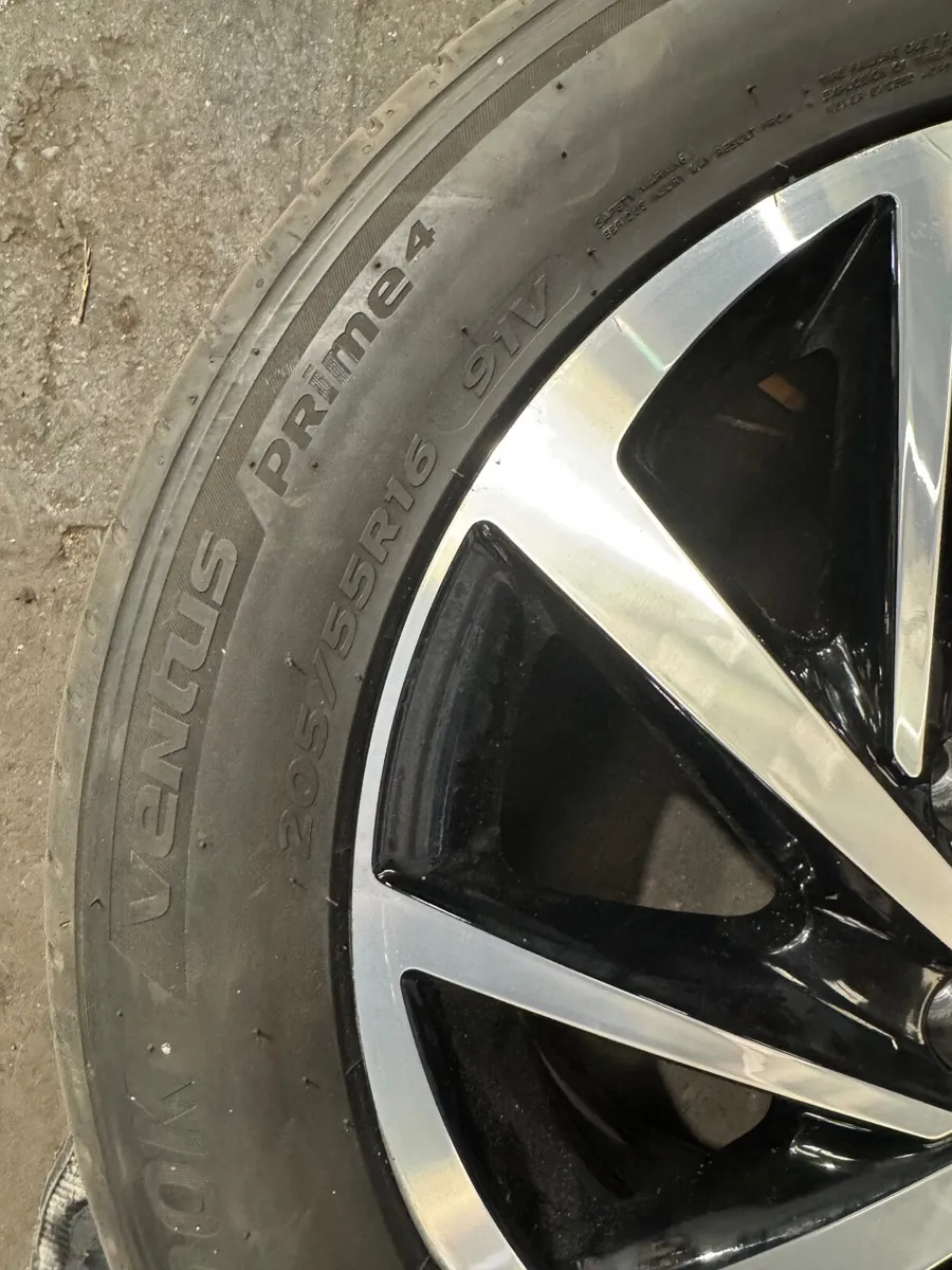 VW Gold 2020 wheels - Image 1