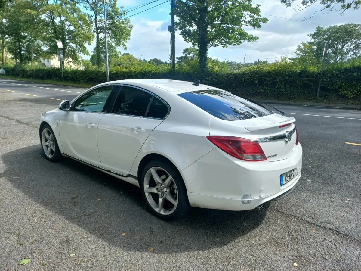 Vauxhall Insignia - Image 2