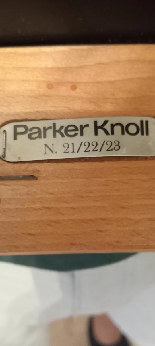 An original Parker Knoll low coffee table - Image 4