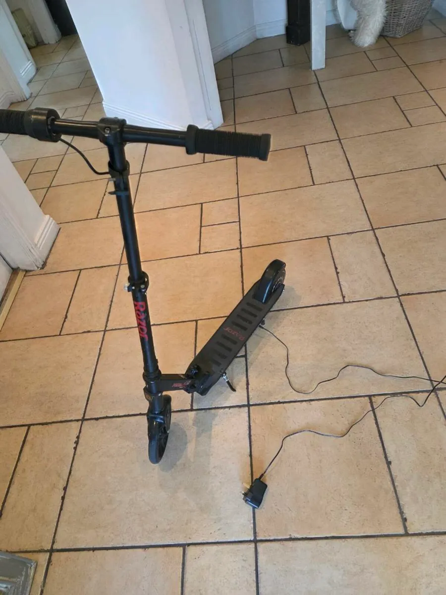 Electric Scooter - Image 4