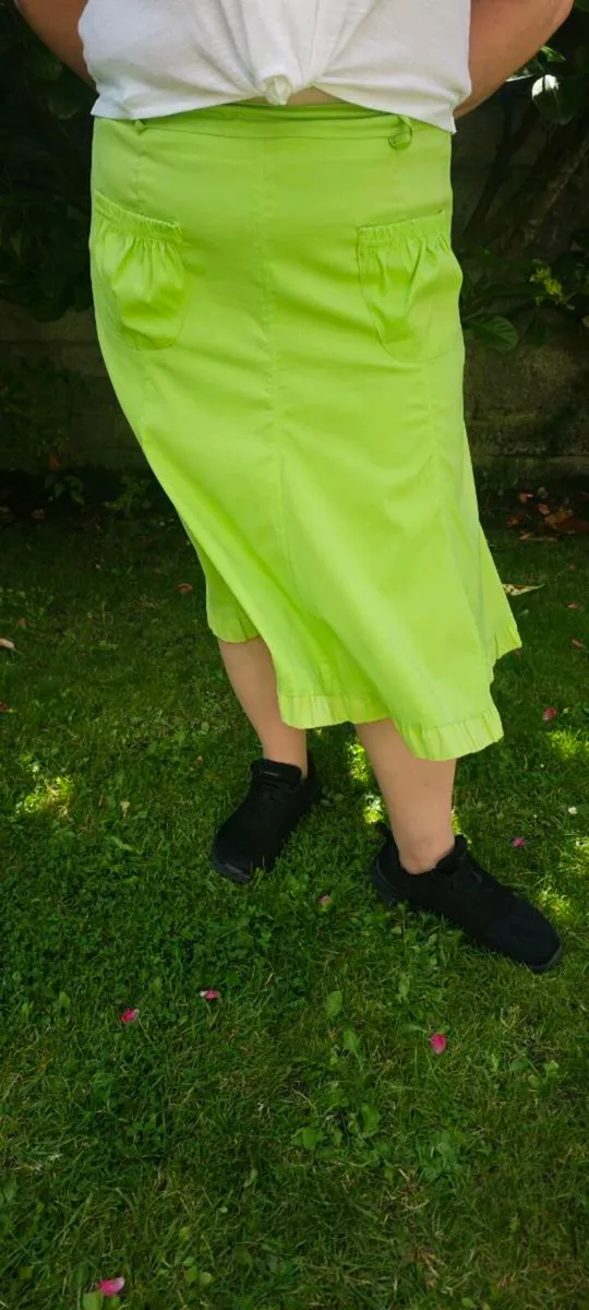 Green Skirt Size UK14 - Image 2