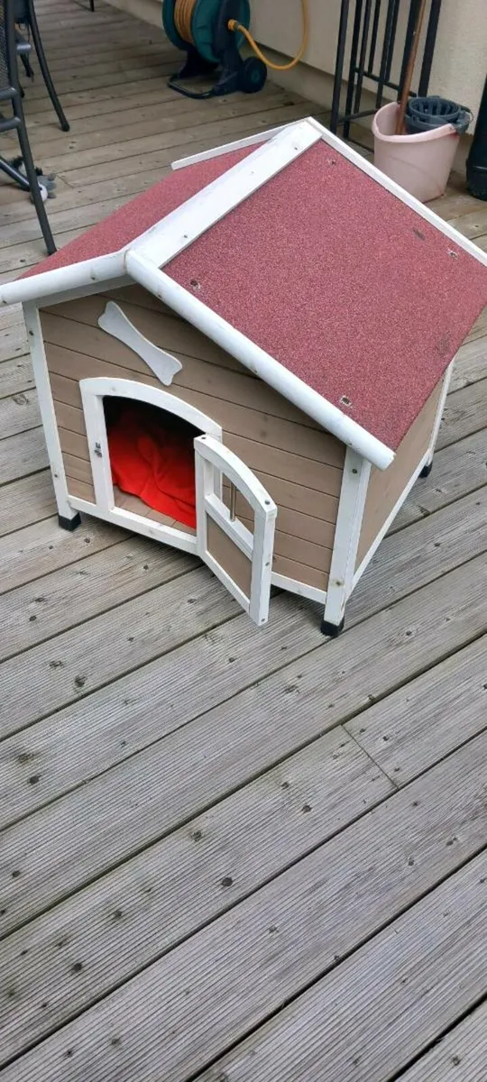 Dog box - Image 1