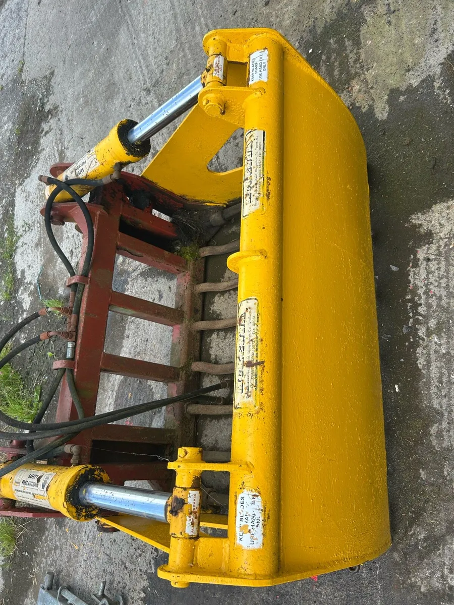 Head scoop sculling gate and shear grab - Image 3