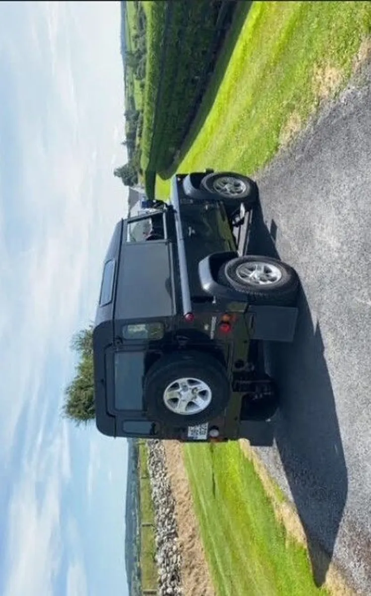 2008 Land Rover Defender - Image 2