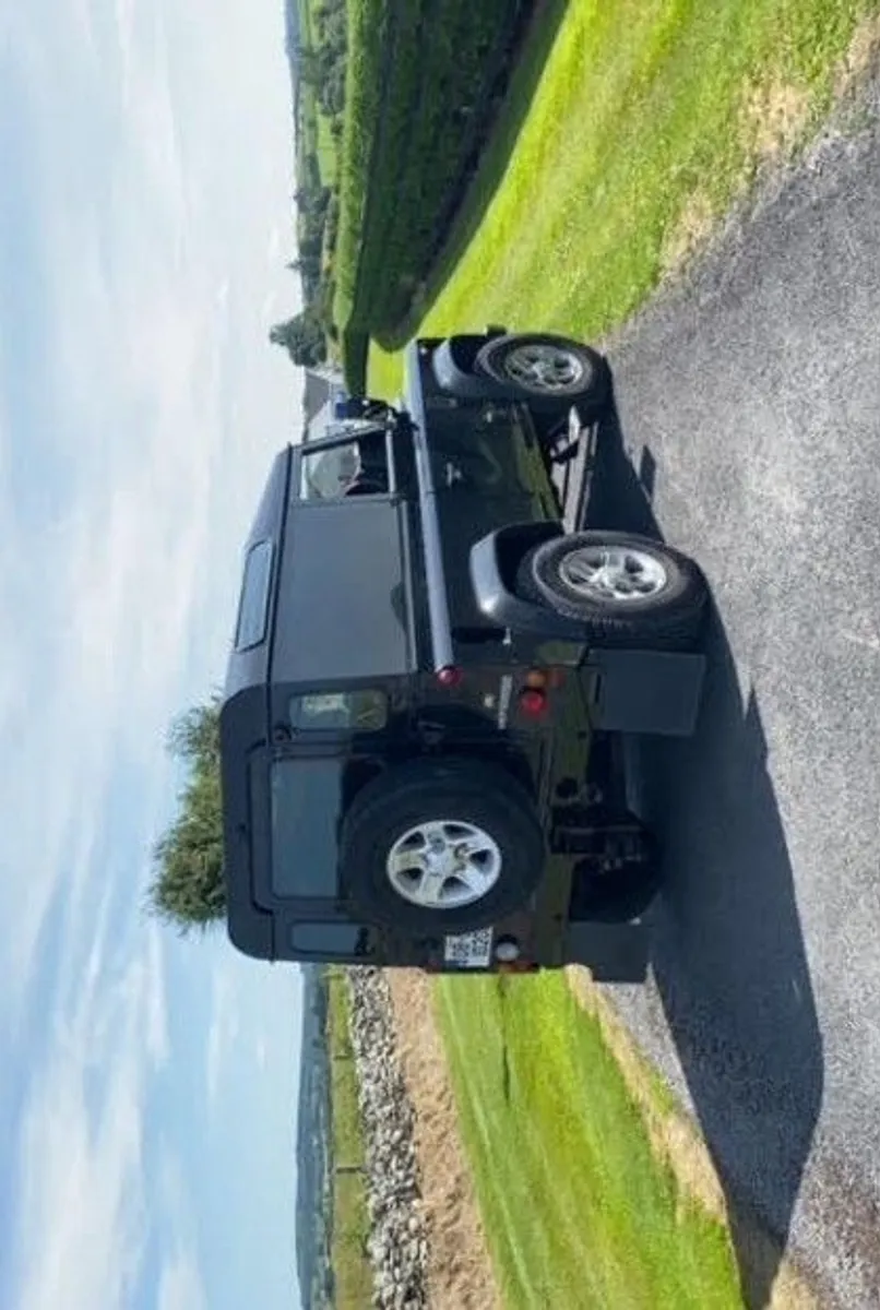 2008 Land Rover Defender - Image 4