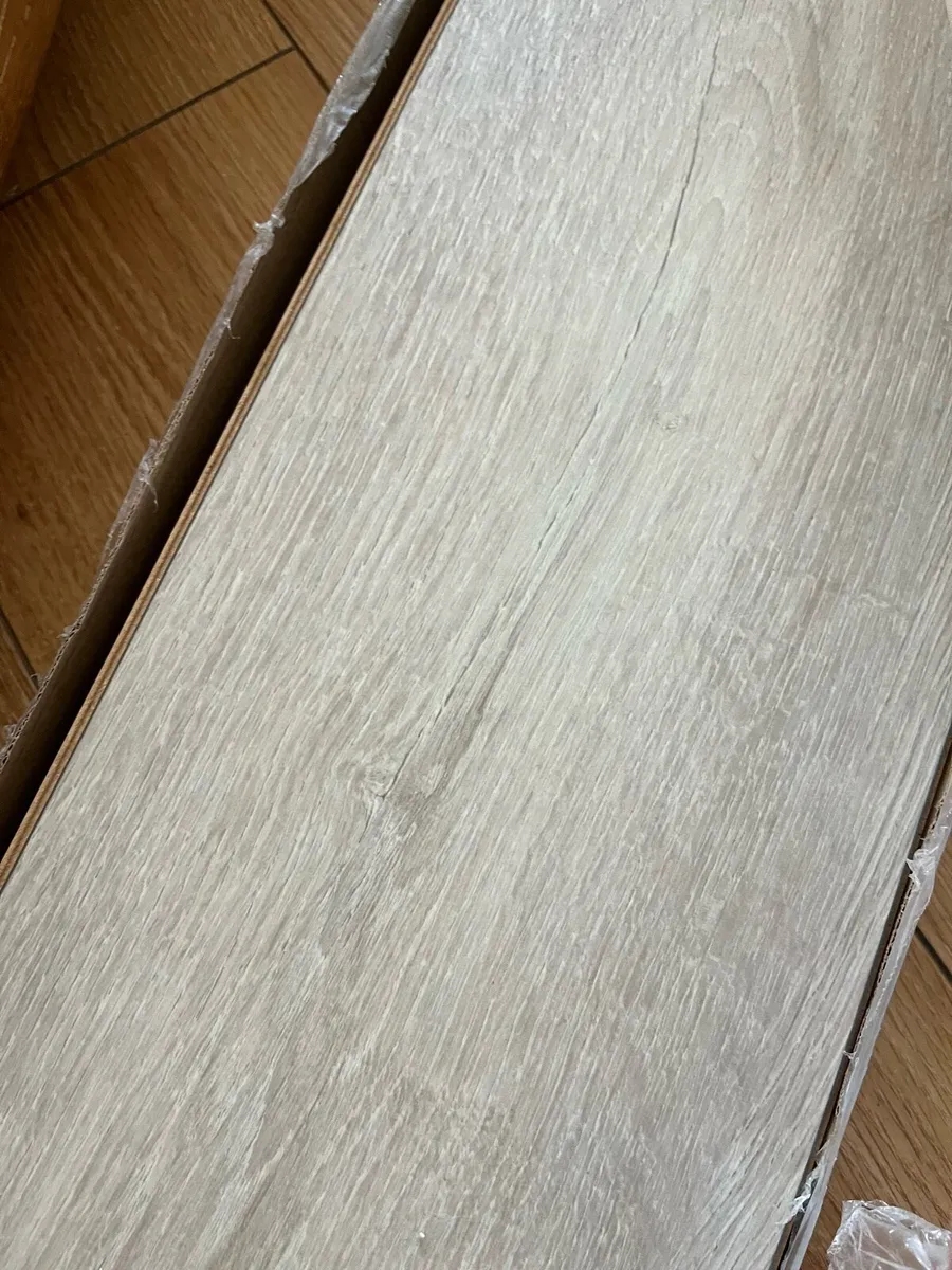 High Grade laminate flooring - Image 3