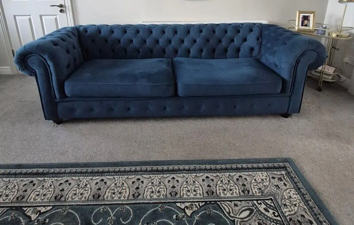 3 seater velvet sofa - Image 4