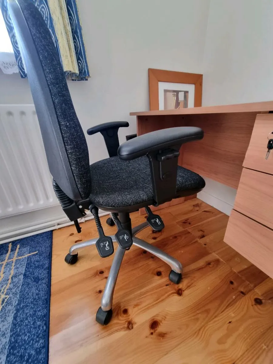 Desk & Office Chair - Image 3