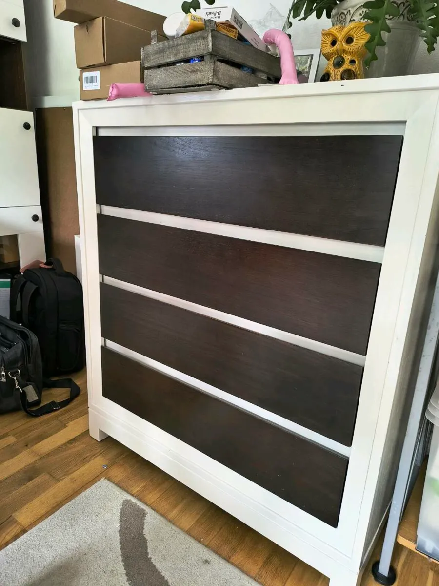 Chests of drawers and bedside tables - Image 2