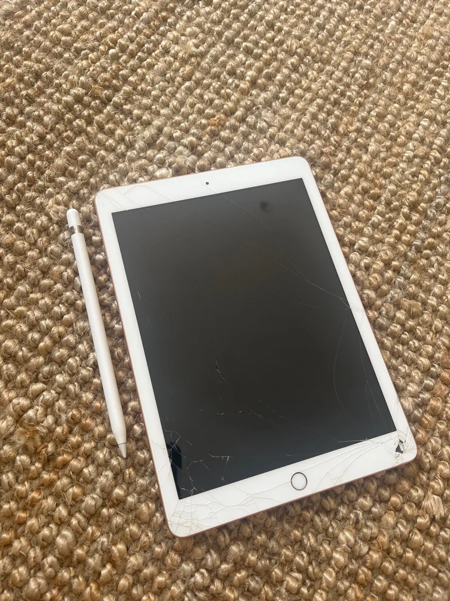 iPad 6th Gen - Image 1