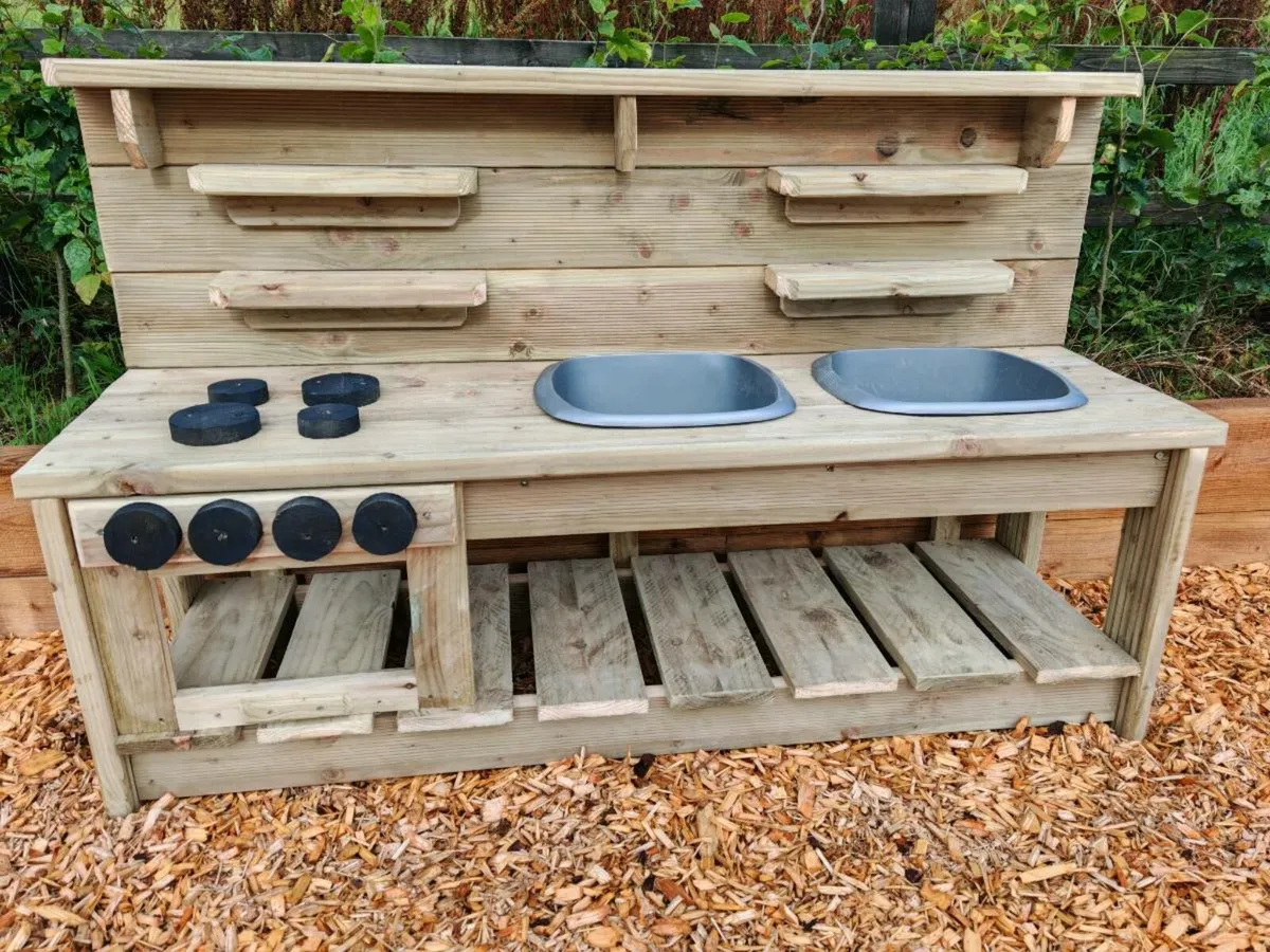 Handmade mud kitchen - Image 2