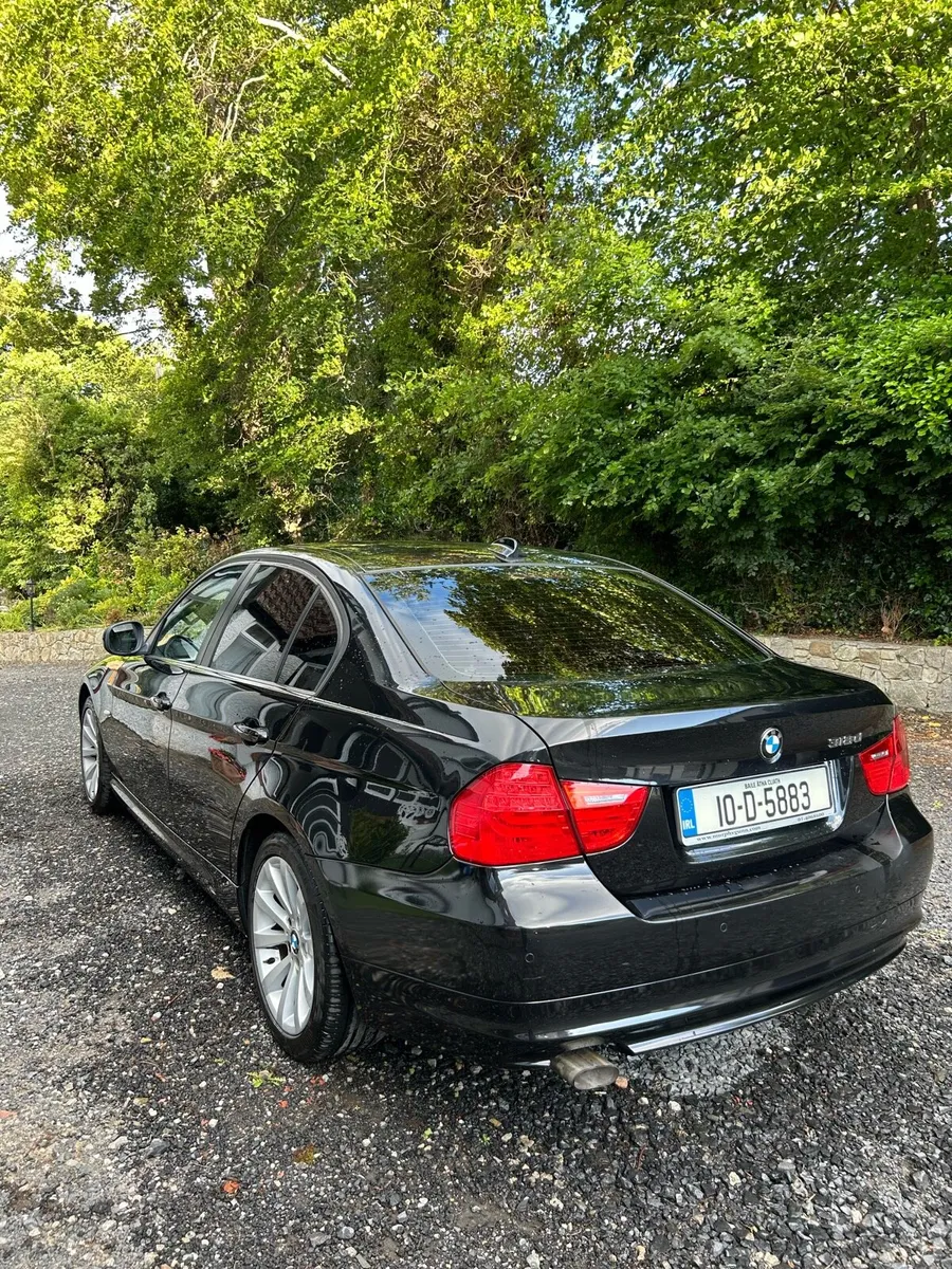 BMW 3 Series Black/Beige Business Edition - Image 2
