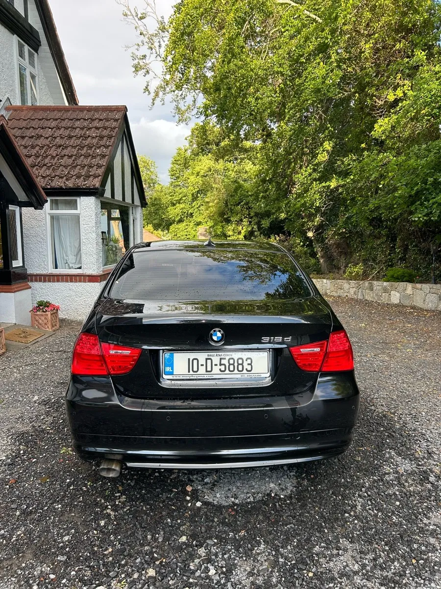BMW 3 Series Black/Beige Business Edition - Image 3