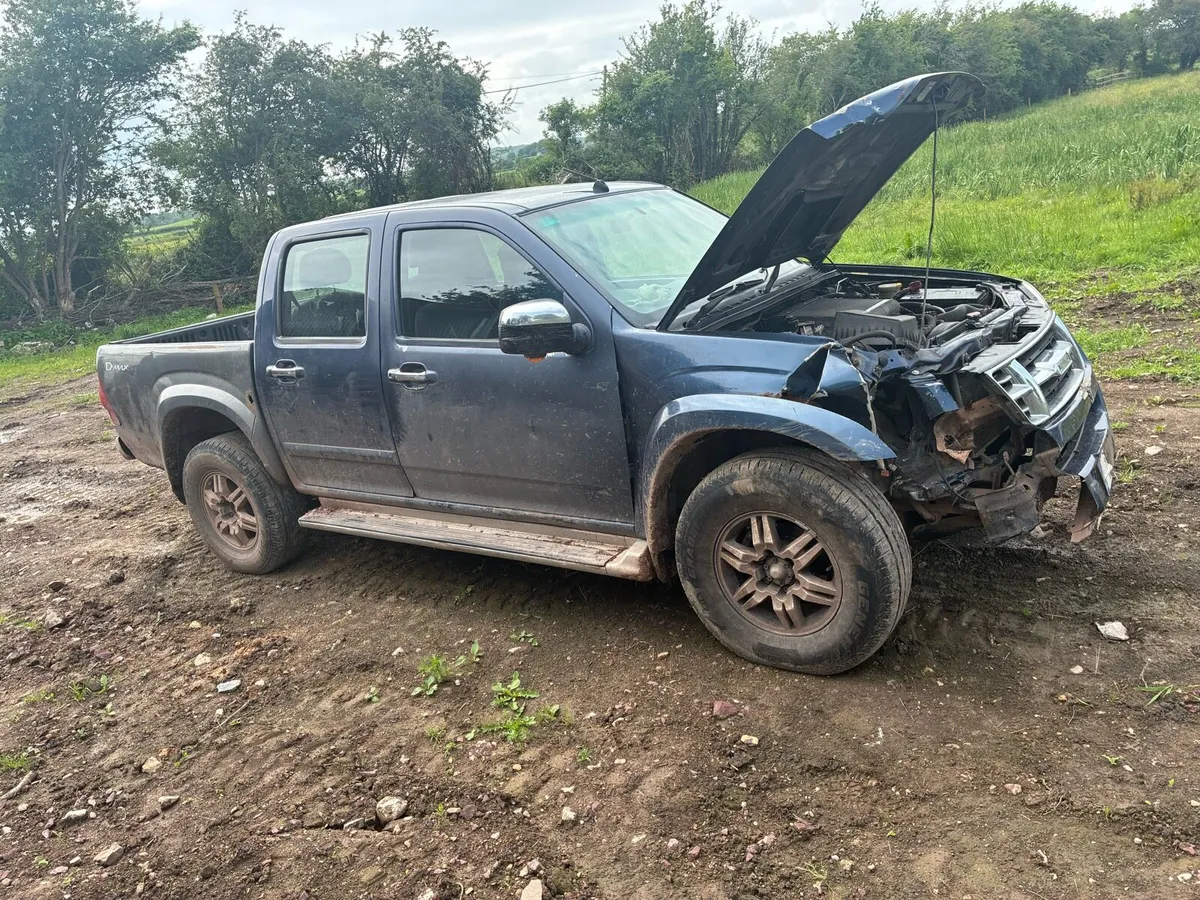2011 Dmax 3.0L - Image 3