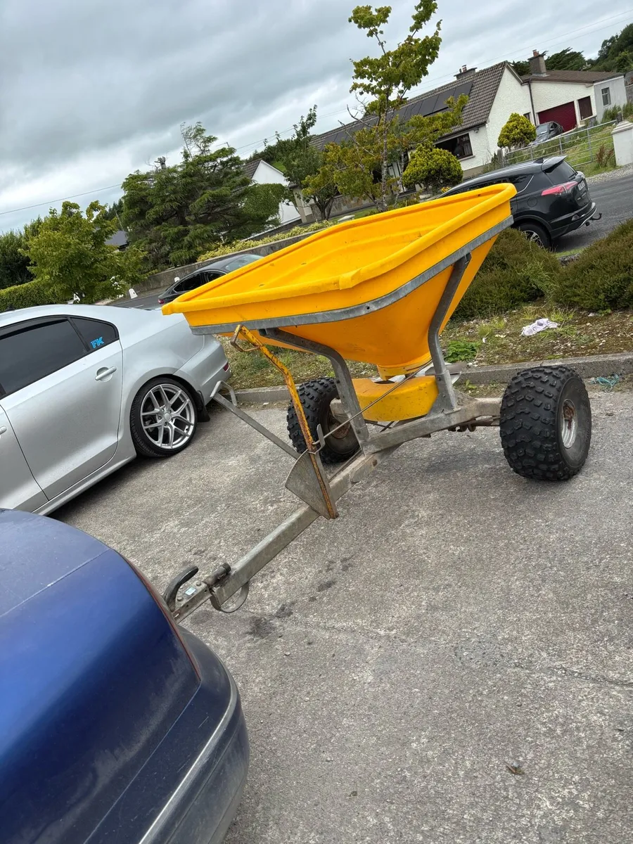 Quad fertiliser shaker - Image 1