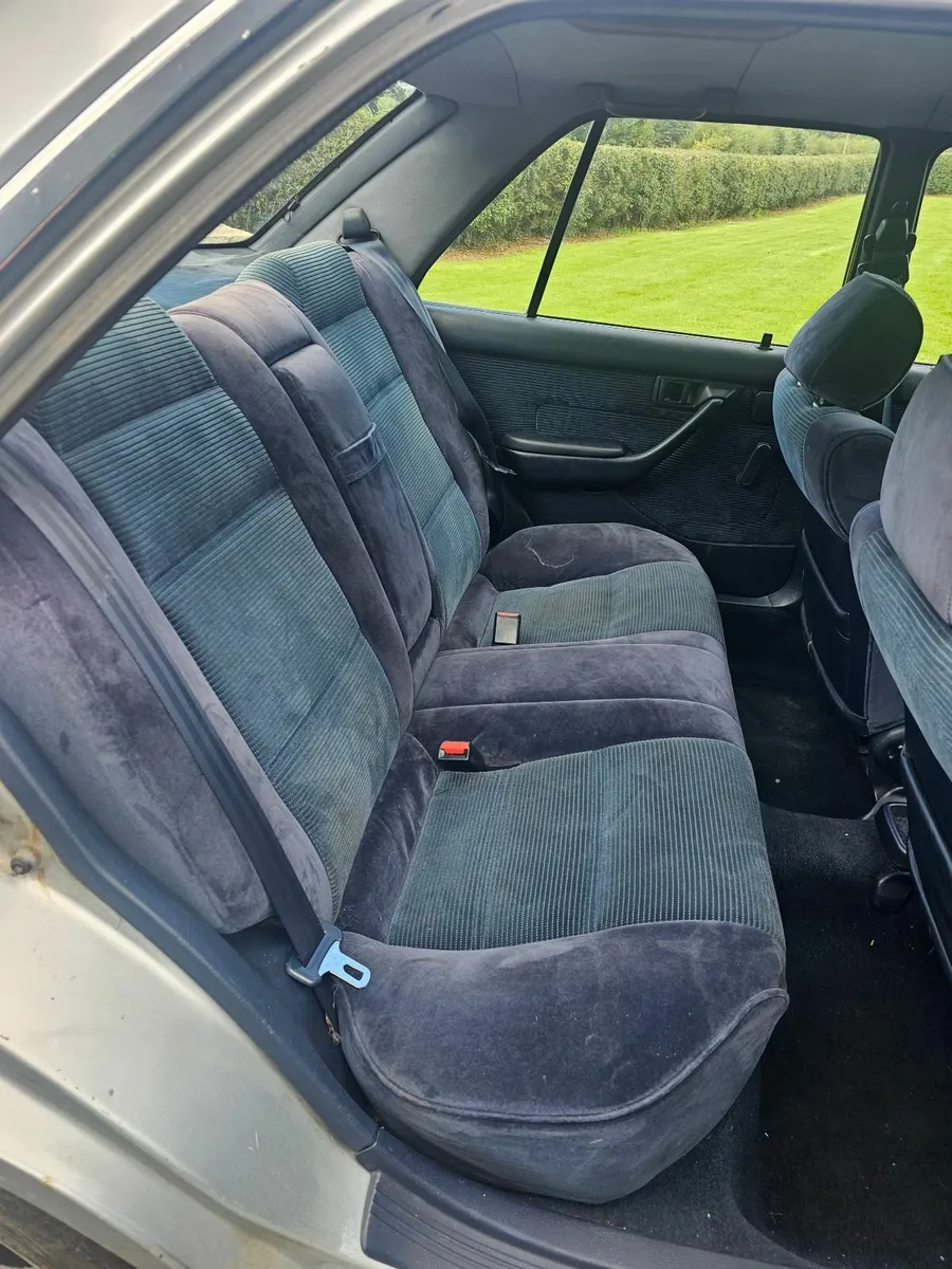 Toyota Carina 1989 diesel - Image 2