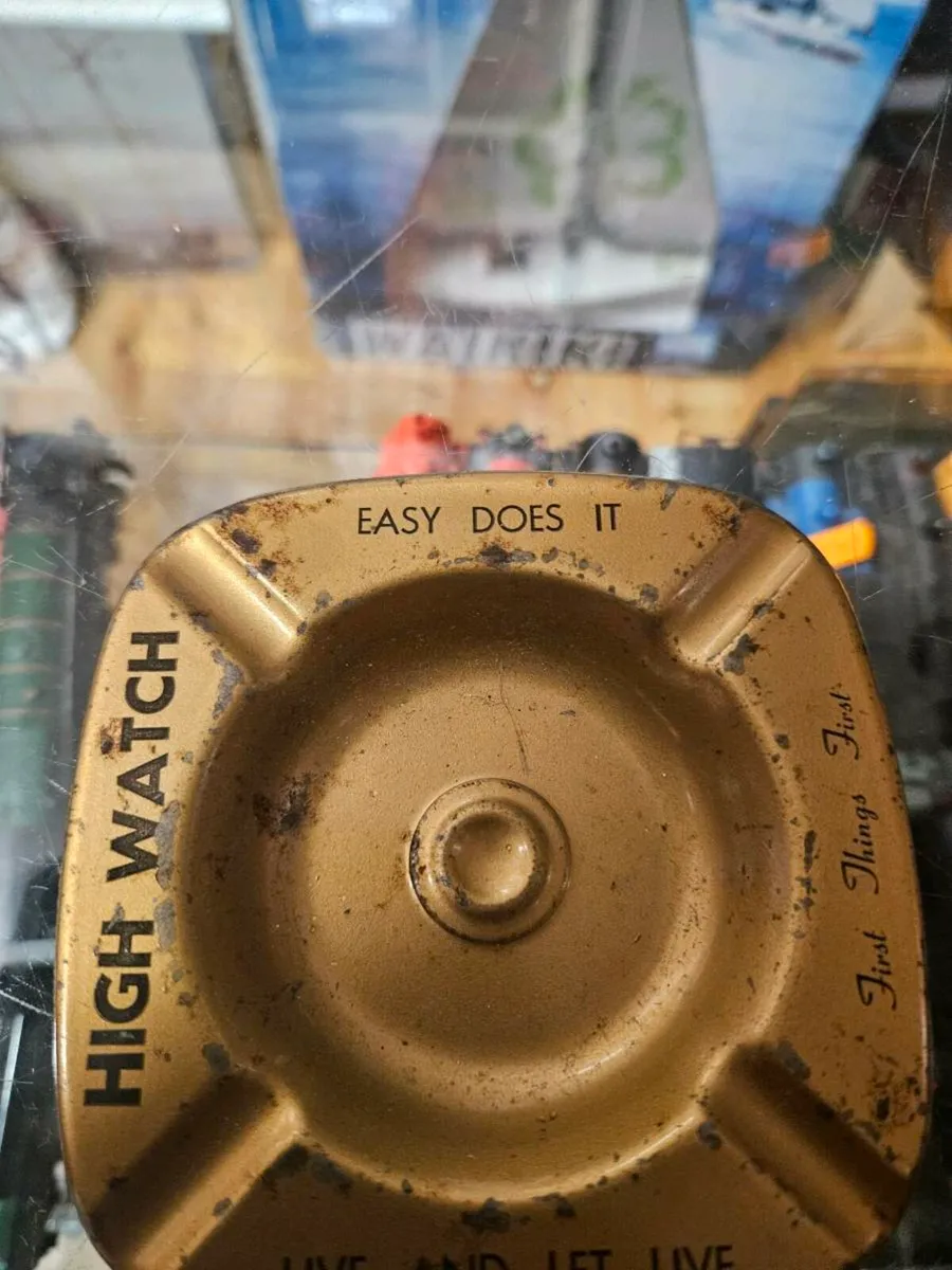 Vintage Metal Tin Ashtray - Image 4