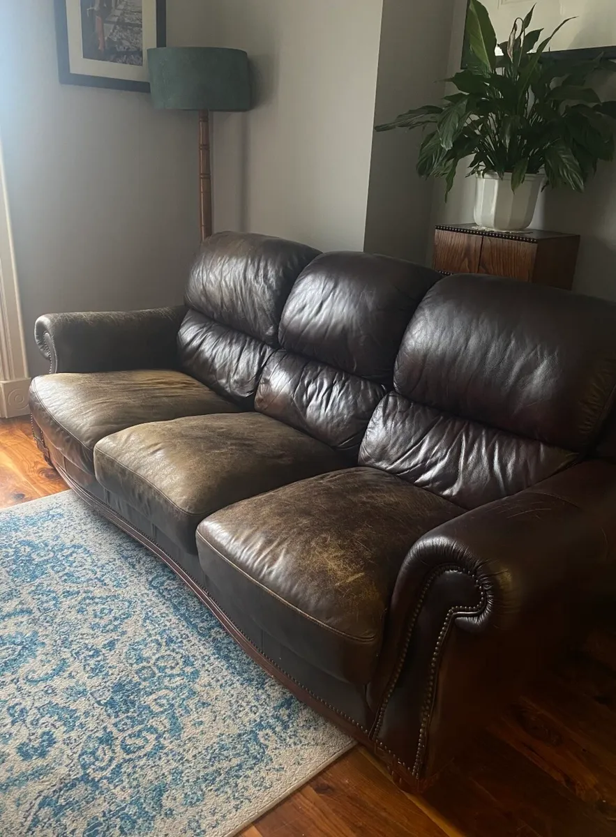 Leather suite 3 seater, 2 seater and armchair - Image 1
