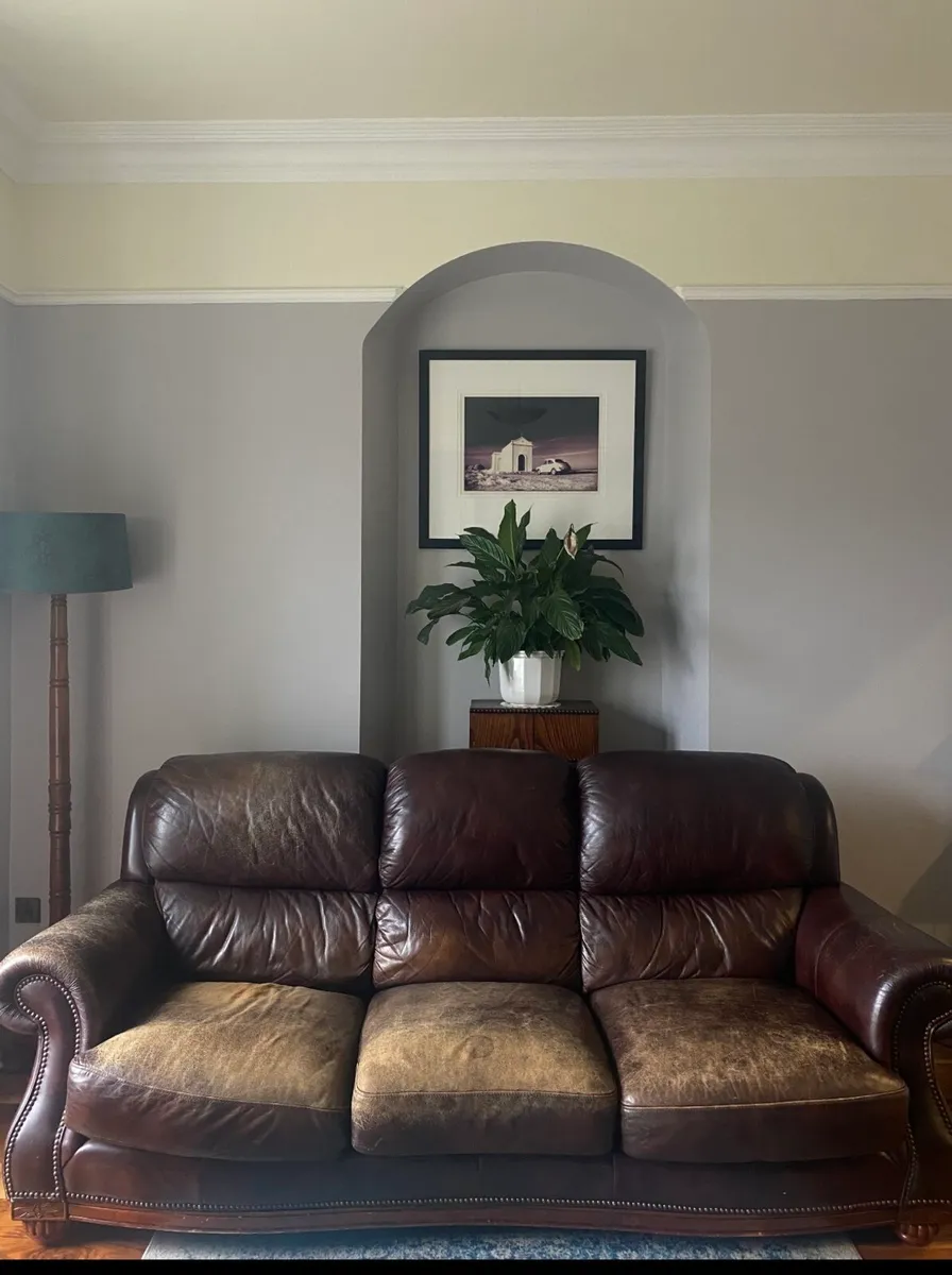 Leather suite 3 seater, 2 seater and armchair - Image 2