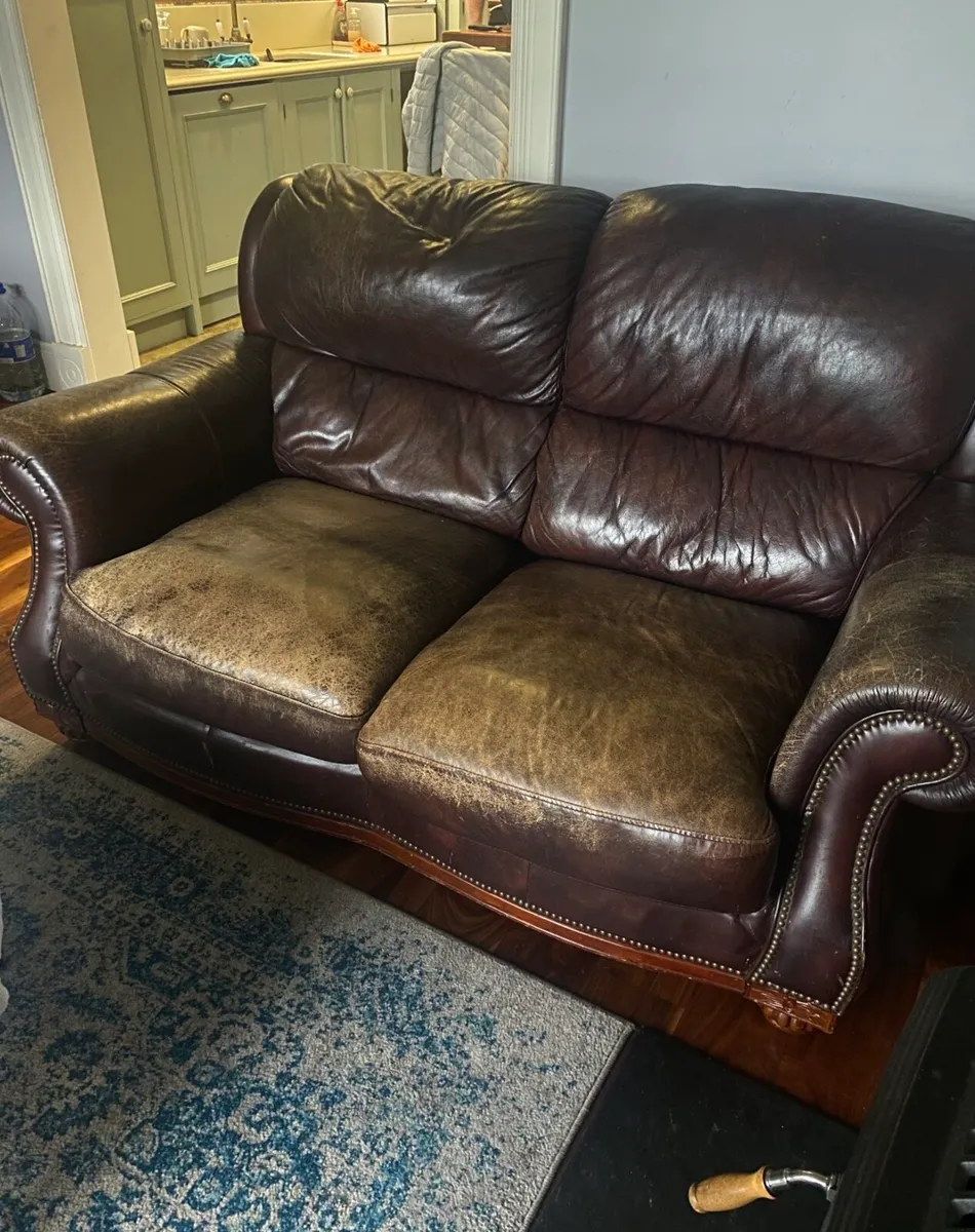 Leather suite 3 seater, 2 seater and armchair - Image 3