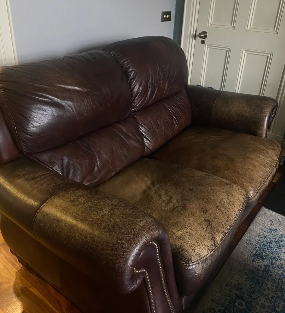 Leather suite 3 seater, 2 seater and armchair - Image 4
