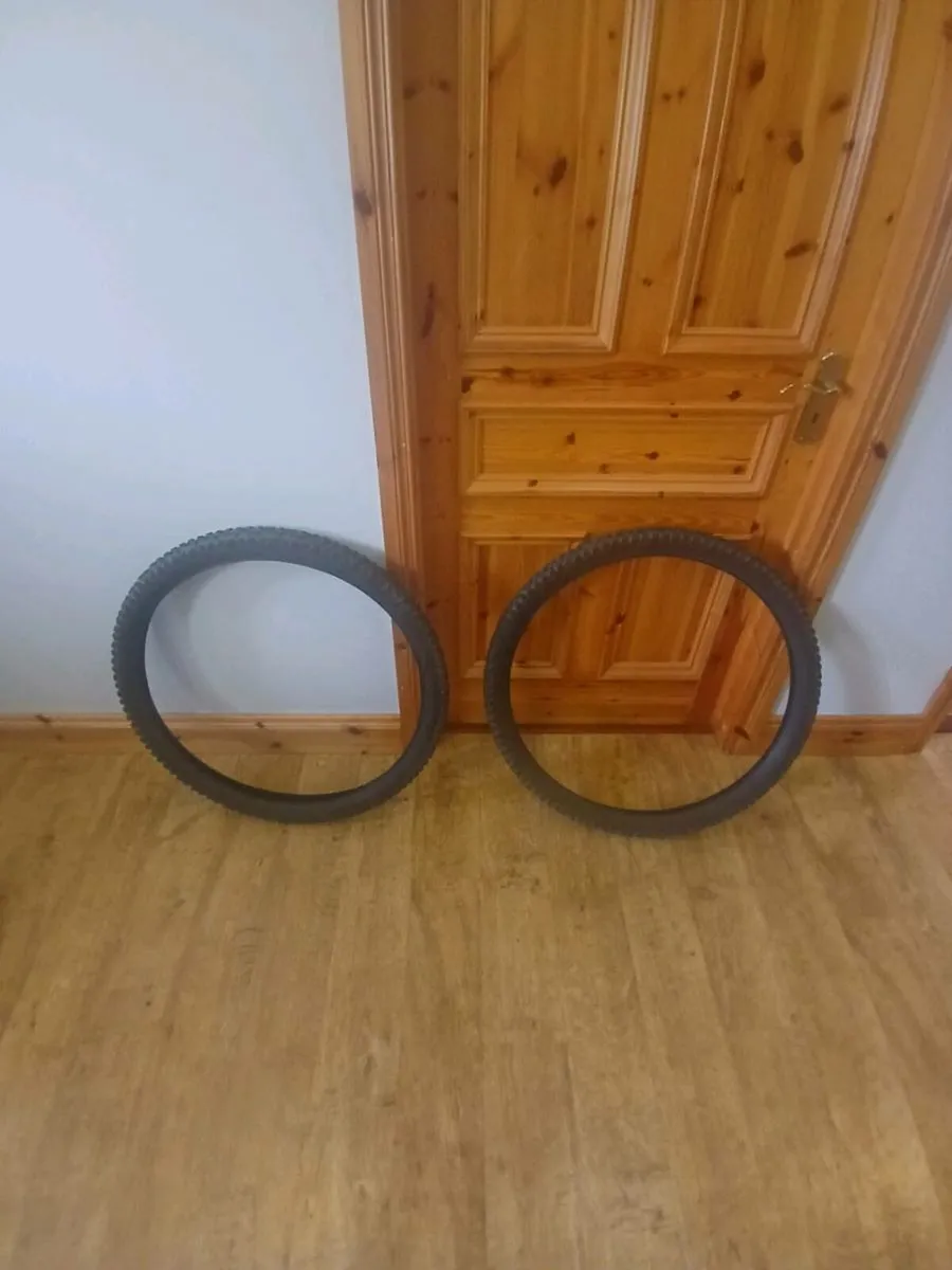 Mountain bike tyres and tubes - Image 2