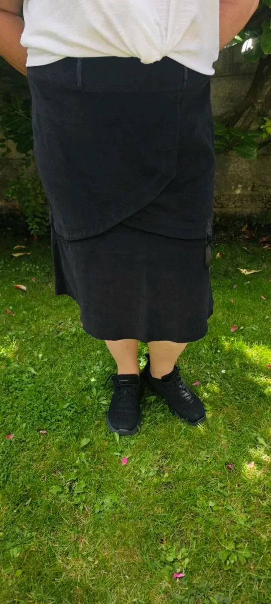 Black Skirt Size UK14 - Image 1