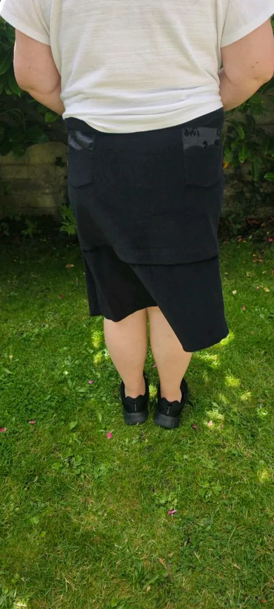 Black Skirt Size UK14 - Image 3