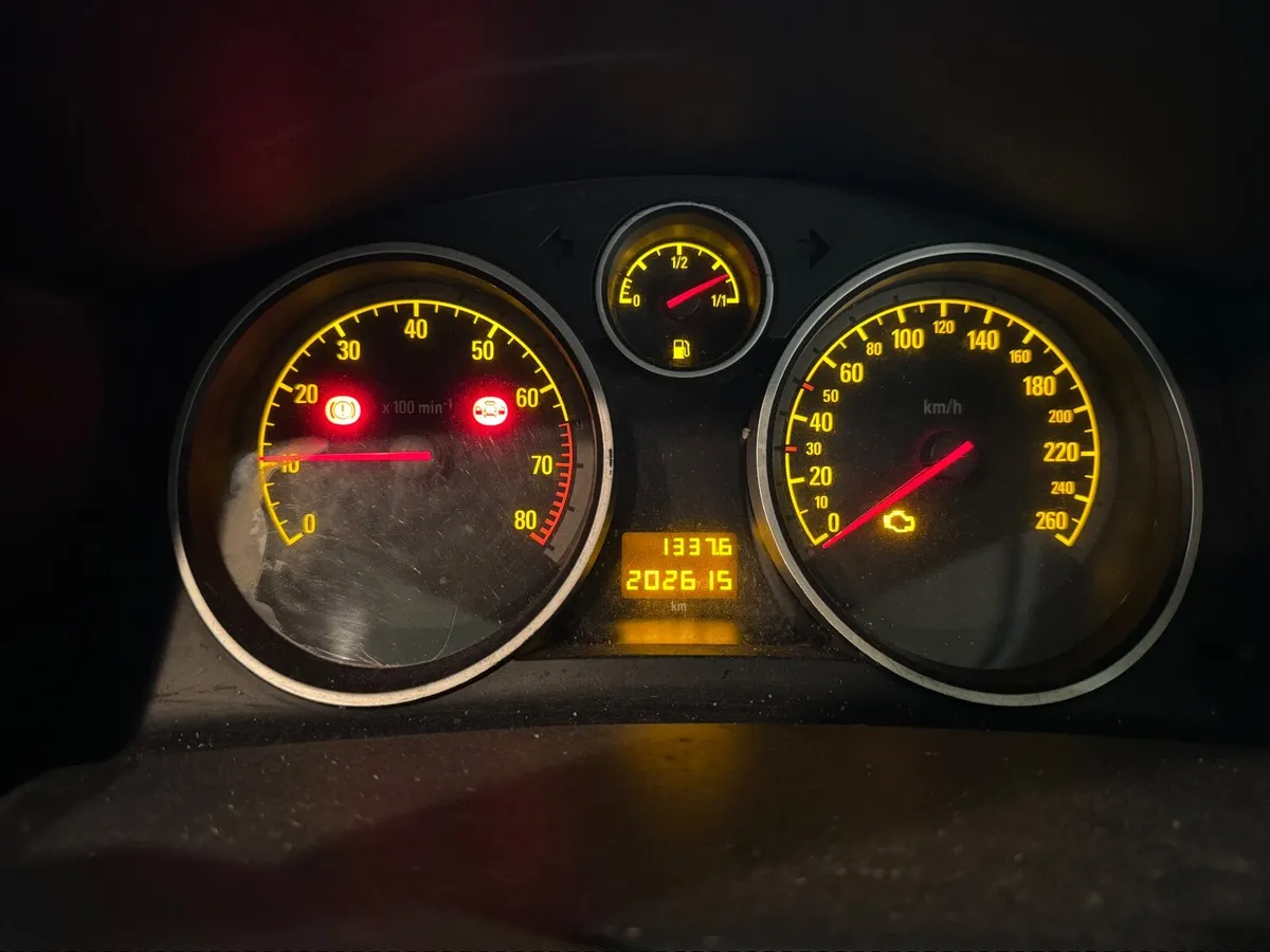 Opel Astra 2005 - Image 4