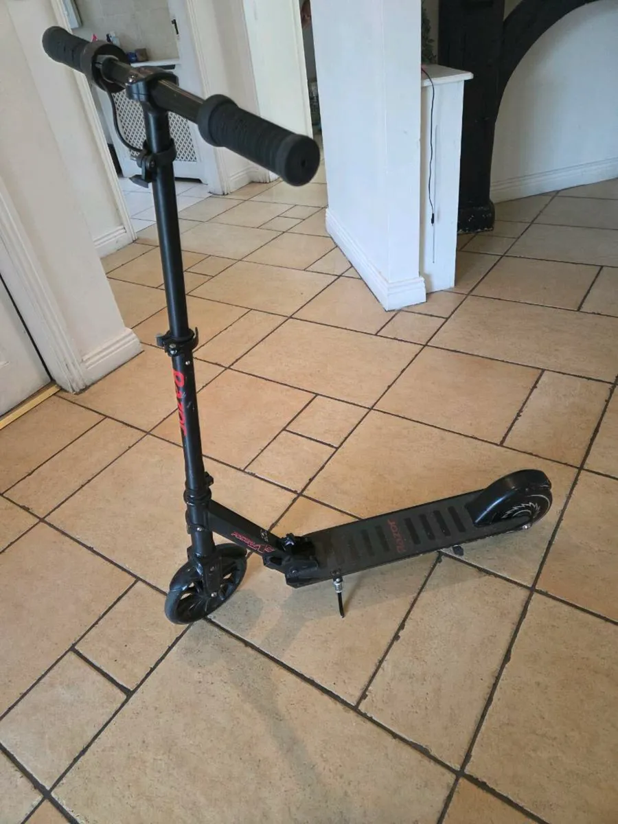 Electric Scooter - Image 3