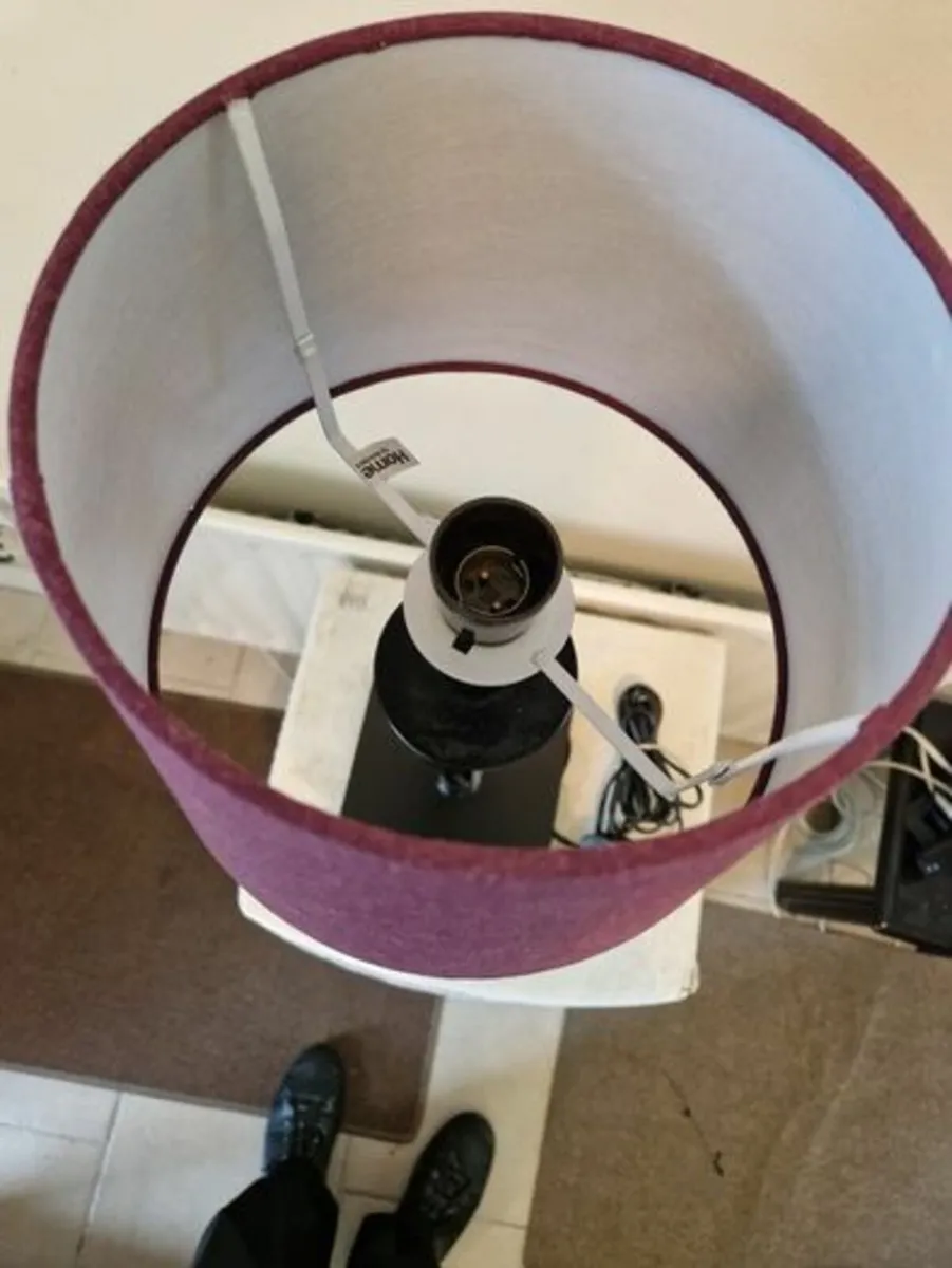Lovely Table Lamp with Lampshade - Image 2