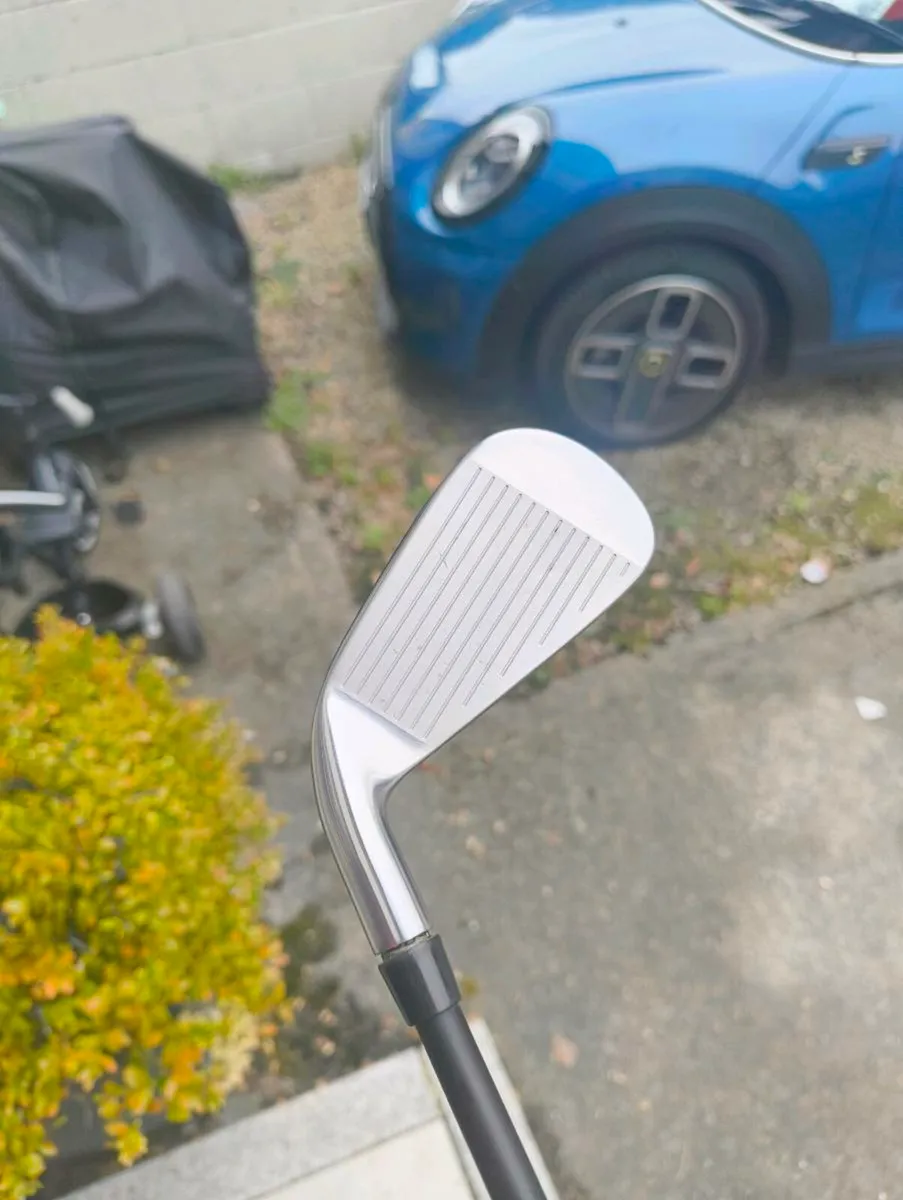 Titleist u505 3 iron like new - Image 4