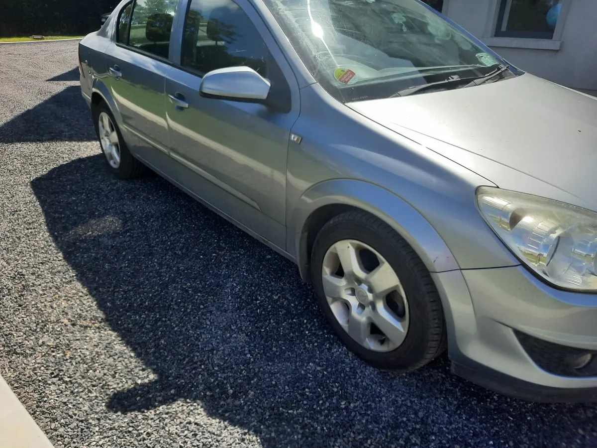 Opel Astra 2008 - Image 2