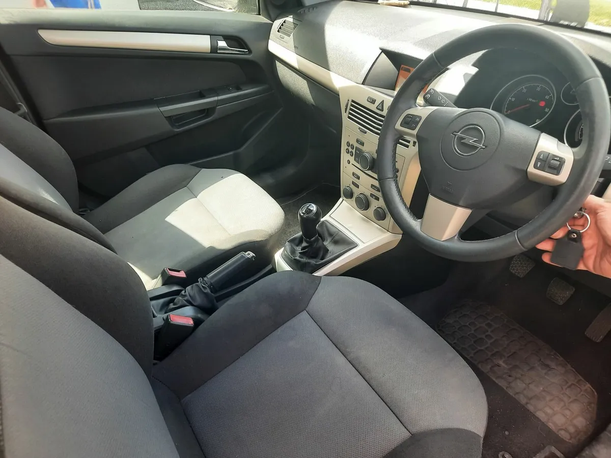 Opel Astra 2008 - Image 4