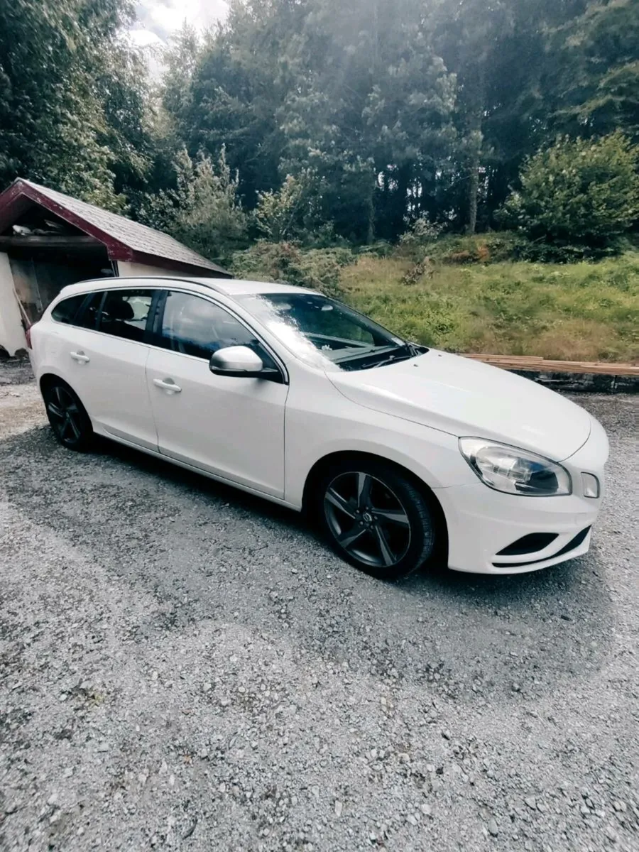Volvo V60 - Image 1