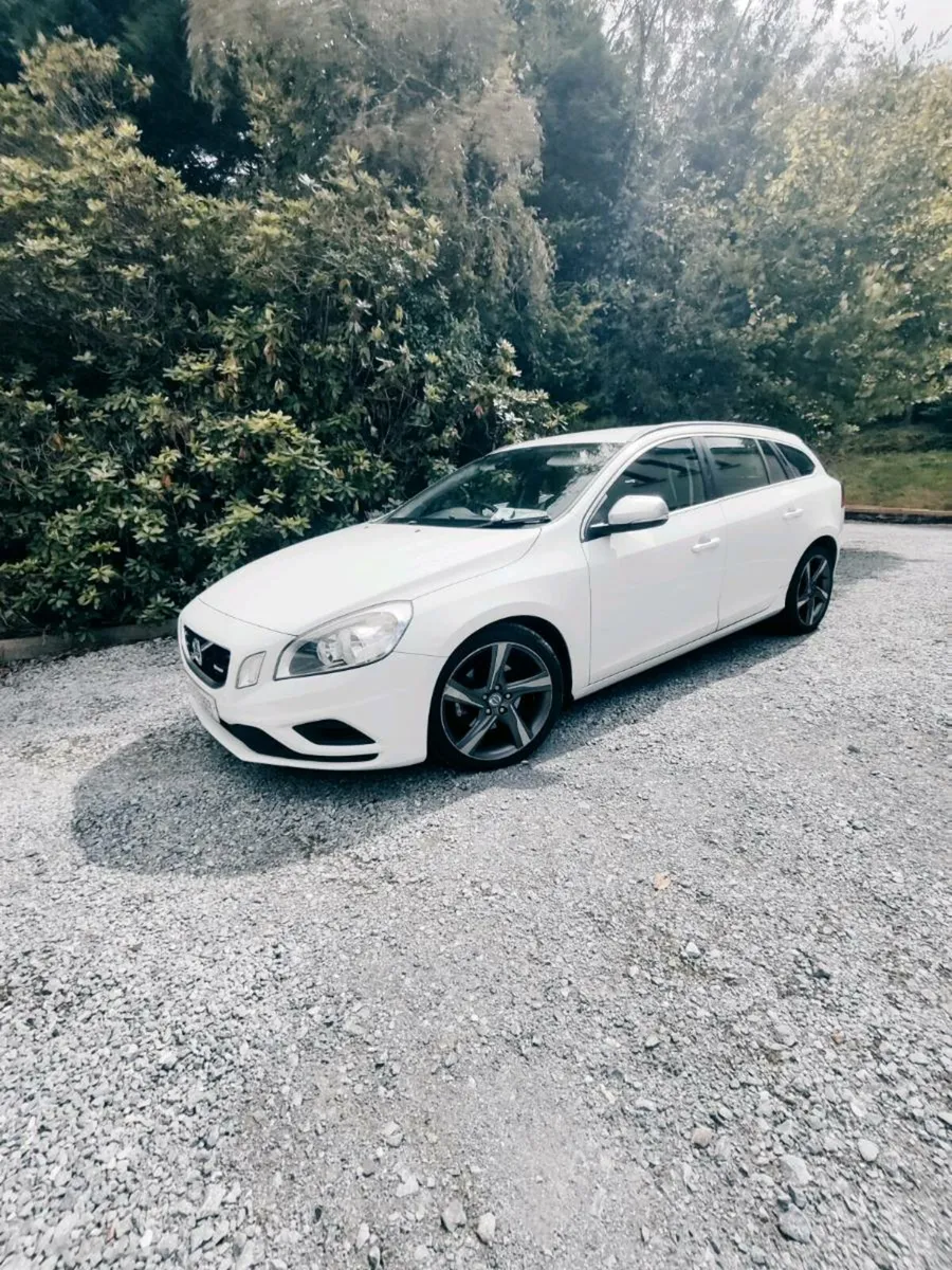 Volvo V60 - Image 2