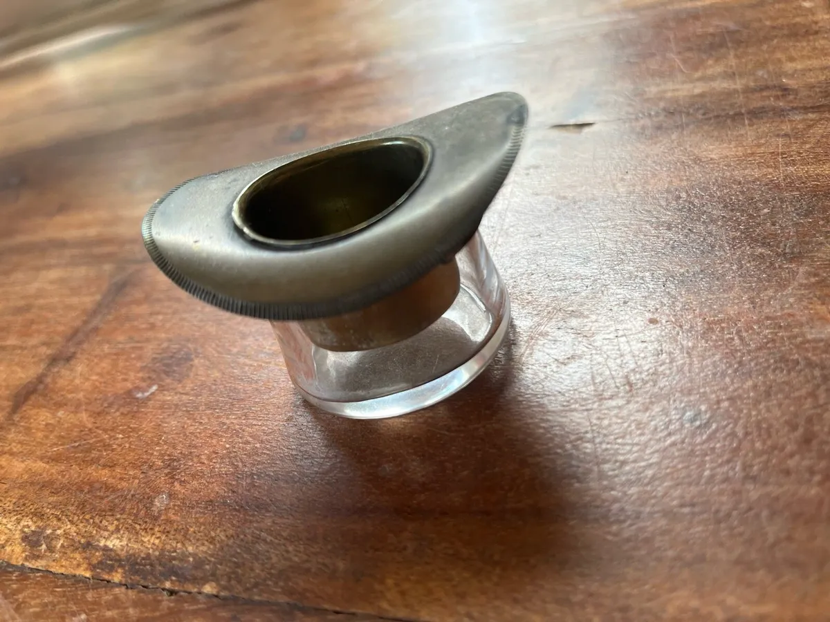 Top Hat Match Striker - Image 1