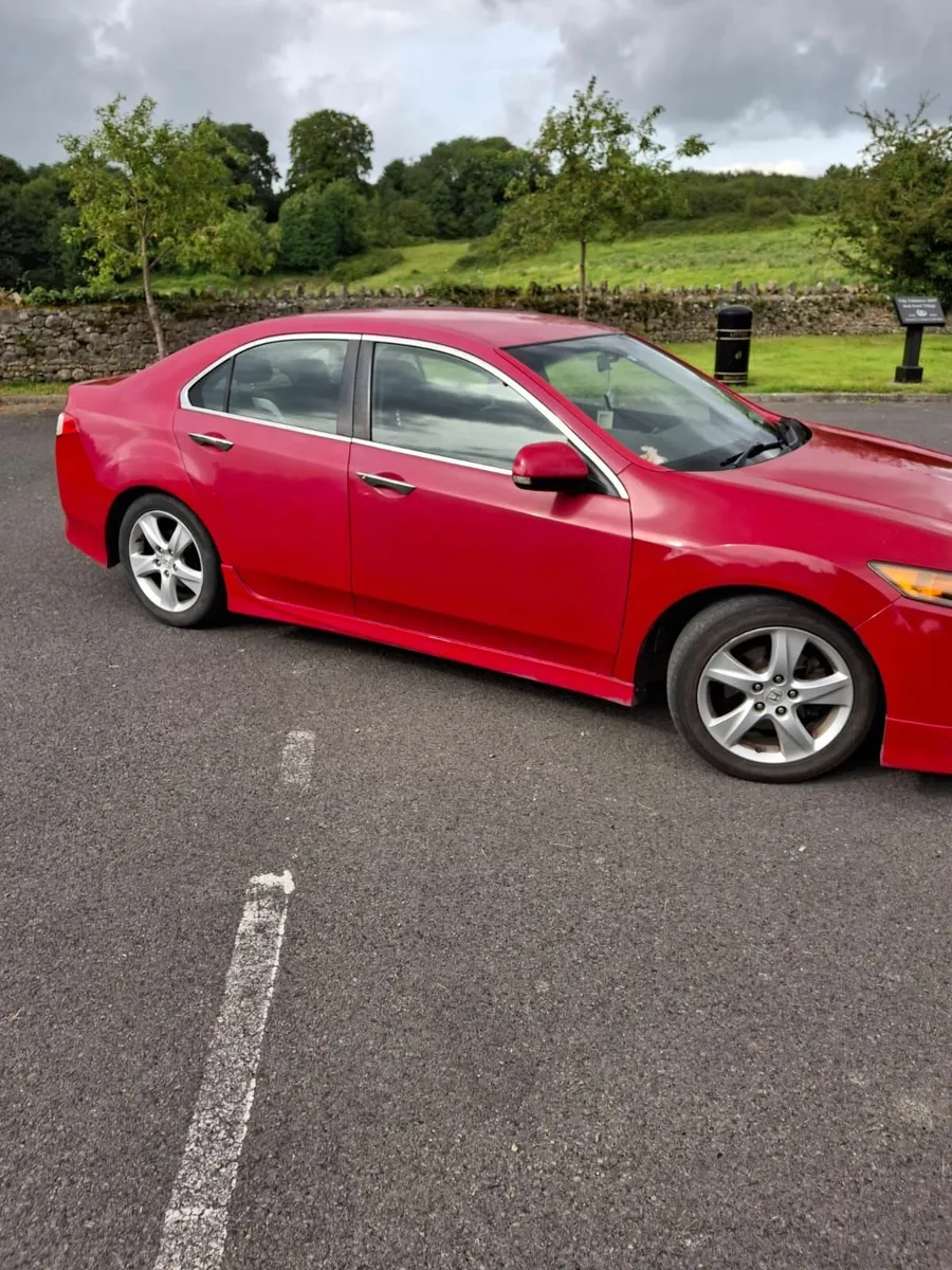 Honda Accord 2010 - Image 1