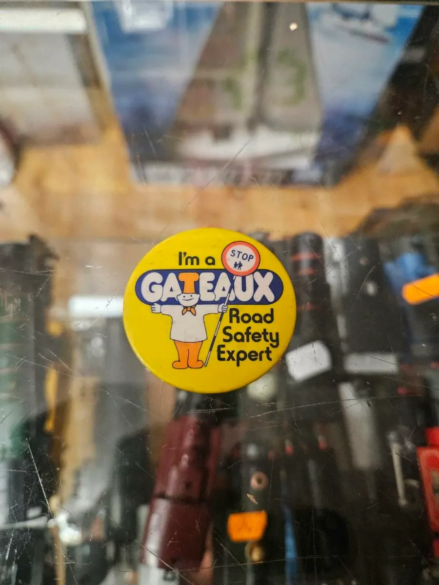 Vintage Gateaux Road Safety Badge - Image 1