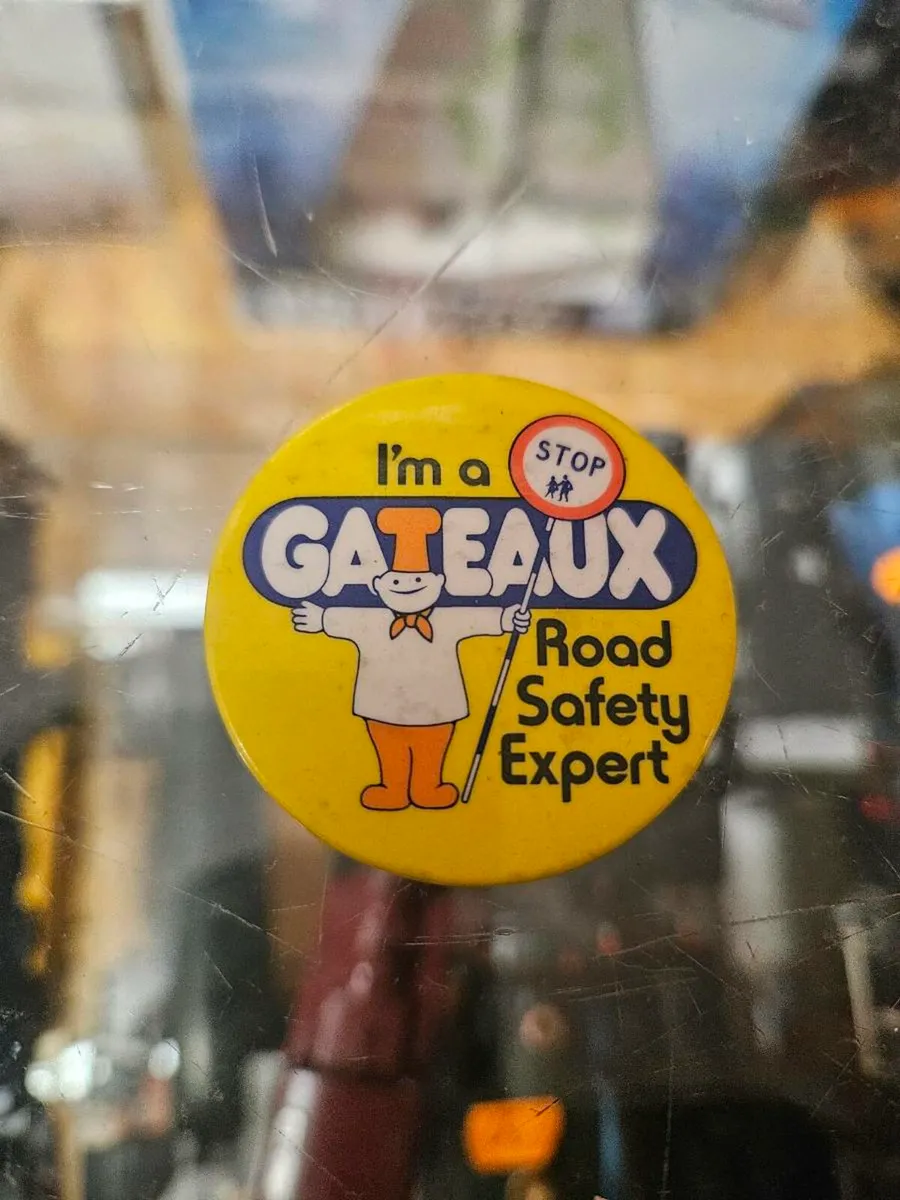 Vintage Gateaux Road Safety Badge - Image 2
