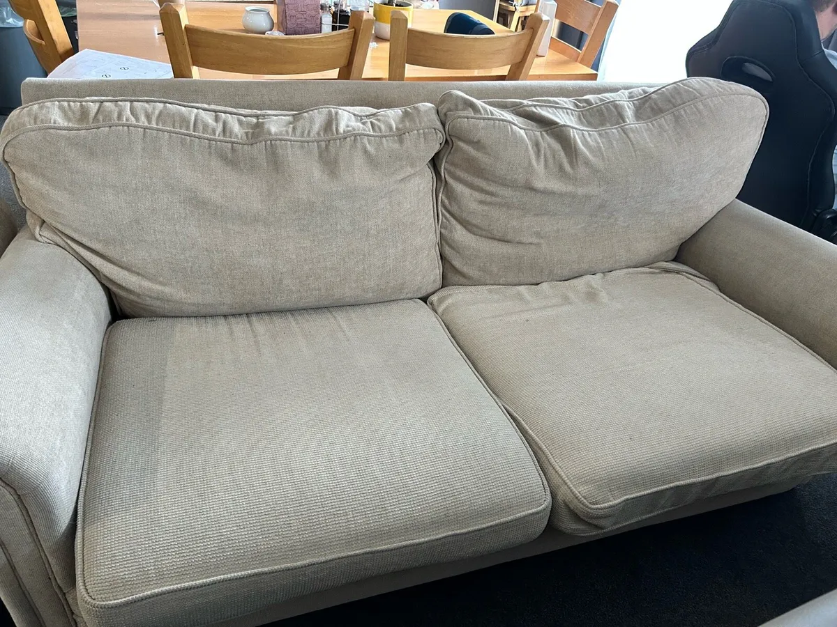 Sofa Free - Image 1