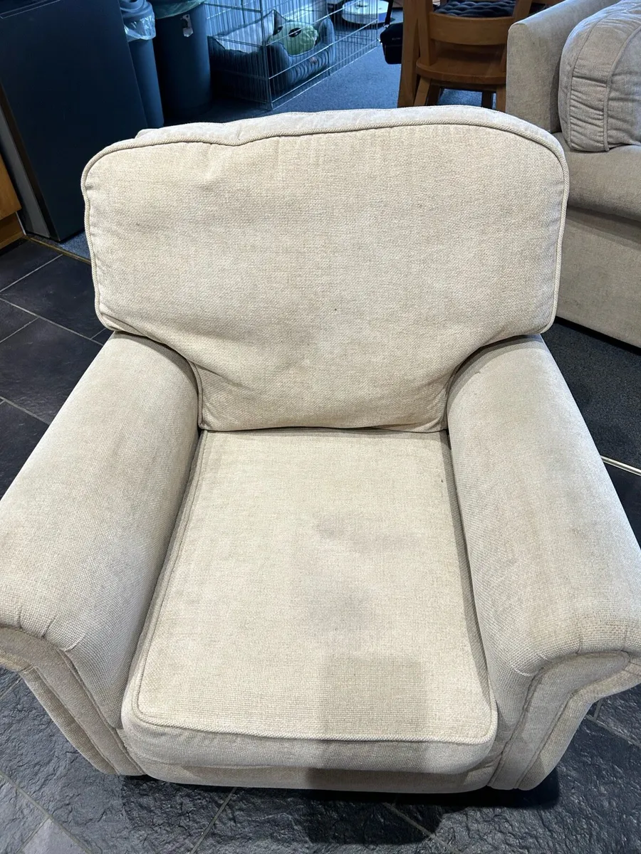 Sofa Free - Image 3