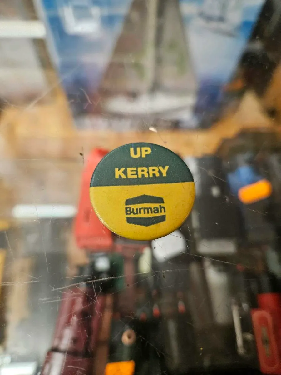 Vintage Burmah Oil Up Kerry Badge - Image 1